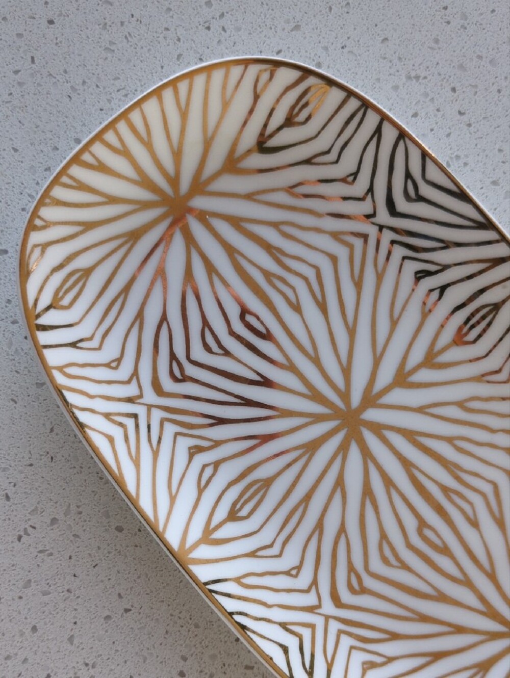 White and Gold Decorative Porcelain Trinket Dish - Picture 2 of 7